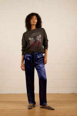 Chelsea Vintage Sweat - Vintage Black World Tour